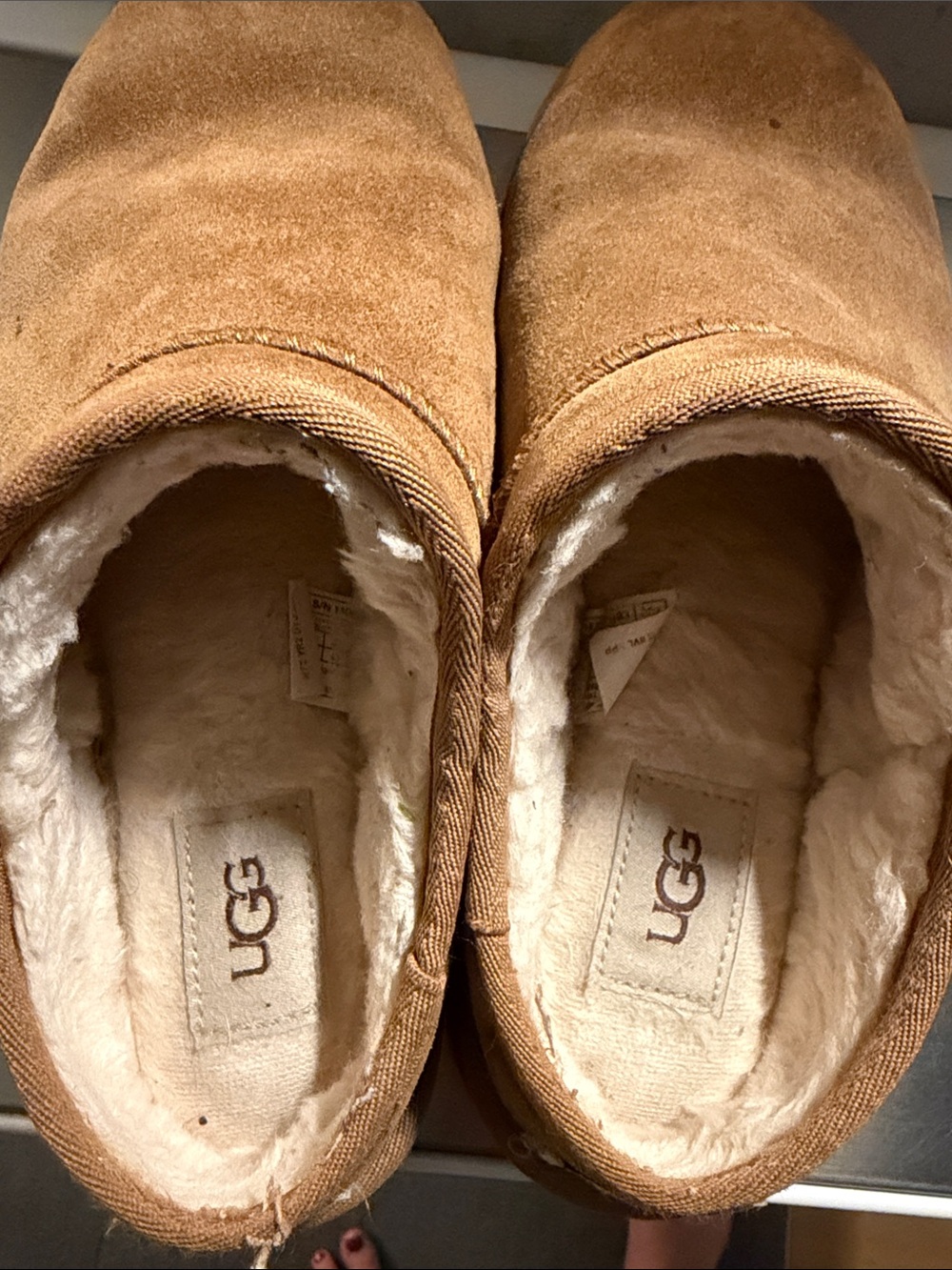 UGG slippers - Picture 3 of 4